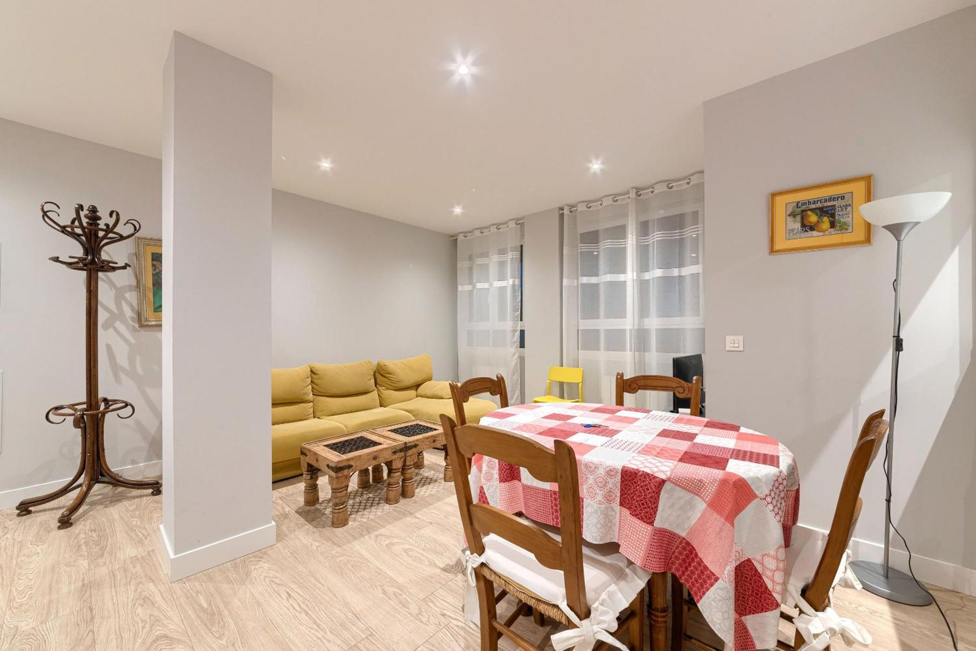 Apartment Salgeta Reformado Amplio Y Acogedor Con Wifi *